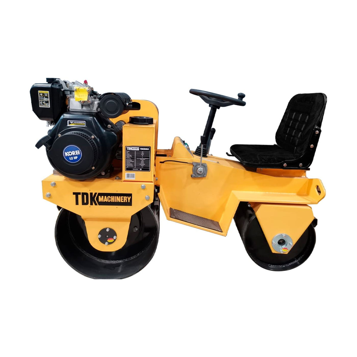 Rodillo vibratorio doble TDK TDKR950 con motor diésel 12 HP, vista lateral.