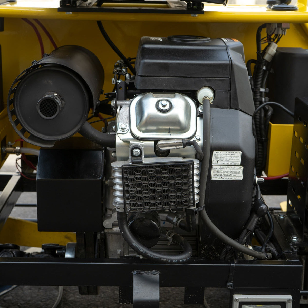 Detalle del motor de la allanadora doble TDK TDKA9200.