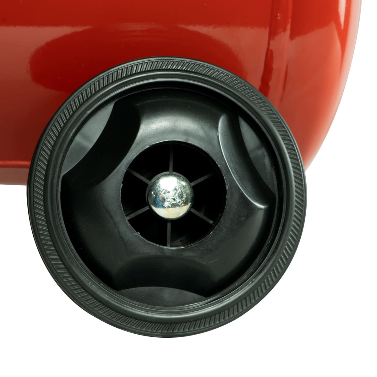 Compresor de aire Husky Power HKC25MP de 25 L y 2.5 HP, detalle de la rueda.