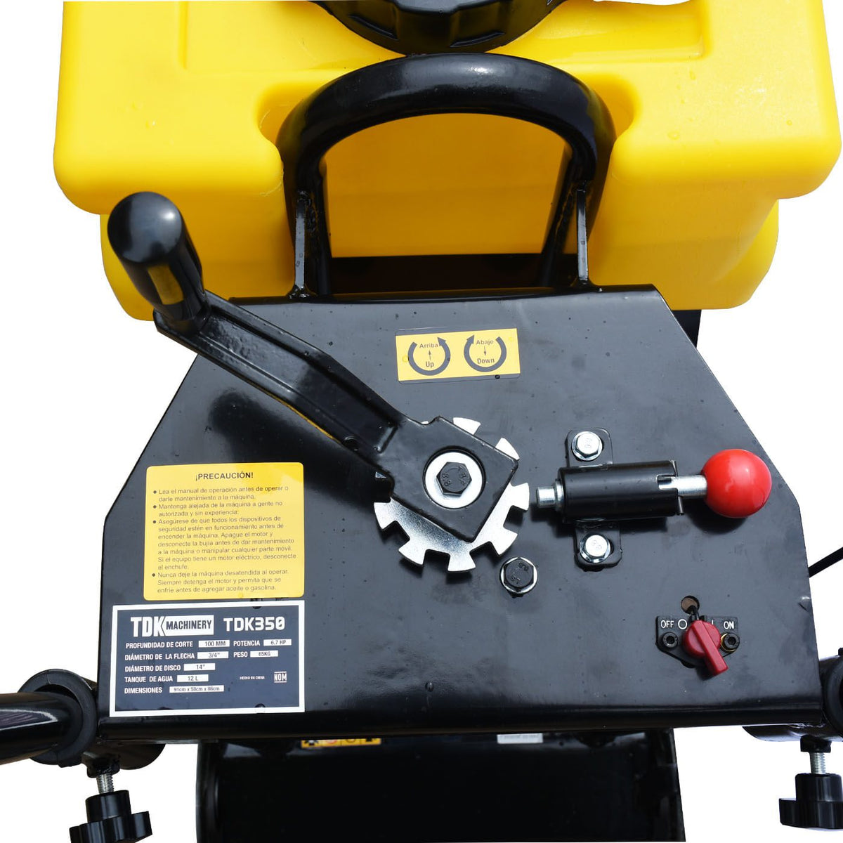 Cortadora de concreto TDK TDK350-KR67 con motor Korei de 6.7 HP, detalle del panel de ajuste.