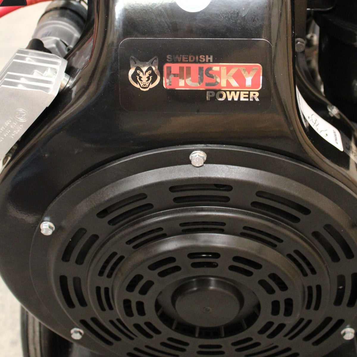 Equipo de riego Raiker RBL4417 diésel 17 HP 4 x 4 pulgadas, detalle del motor.