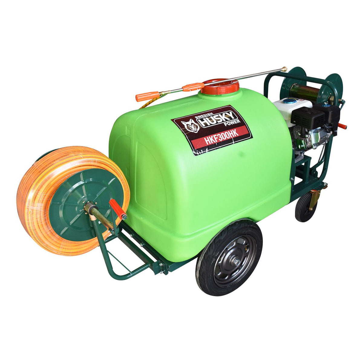 Fumigadora de pistones Husky Power HKF300HK de 300 L con motor 6.5 HP, vista opuesta.