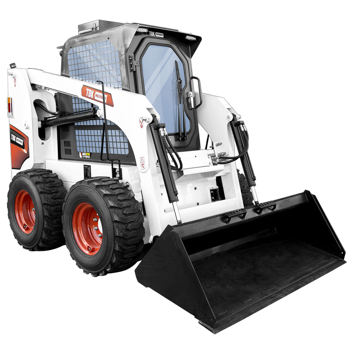 Minicargador sobre ruedas TDK MG890, vista tres cuartos frontal.