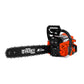 Motosierra Husky Power HKM5220 de 52 cc con barra de 20 pulgadas, vista en tres cuartos opuesta.