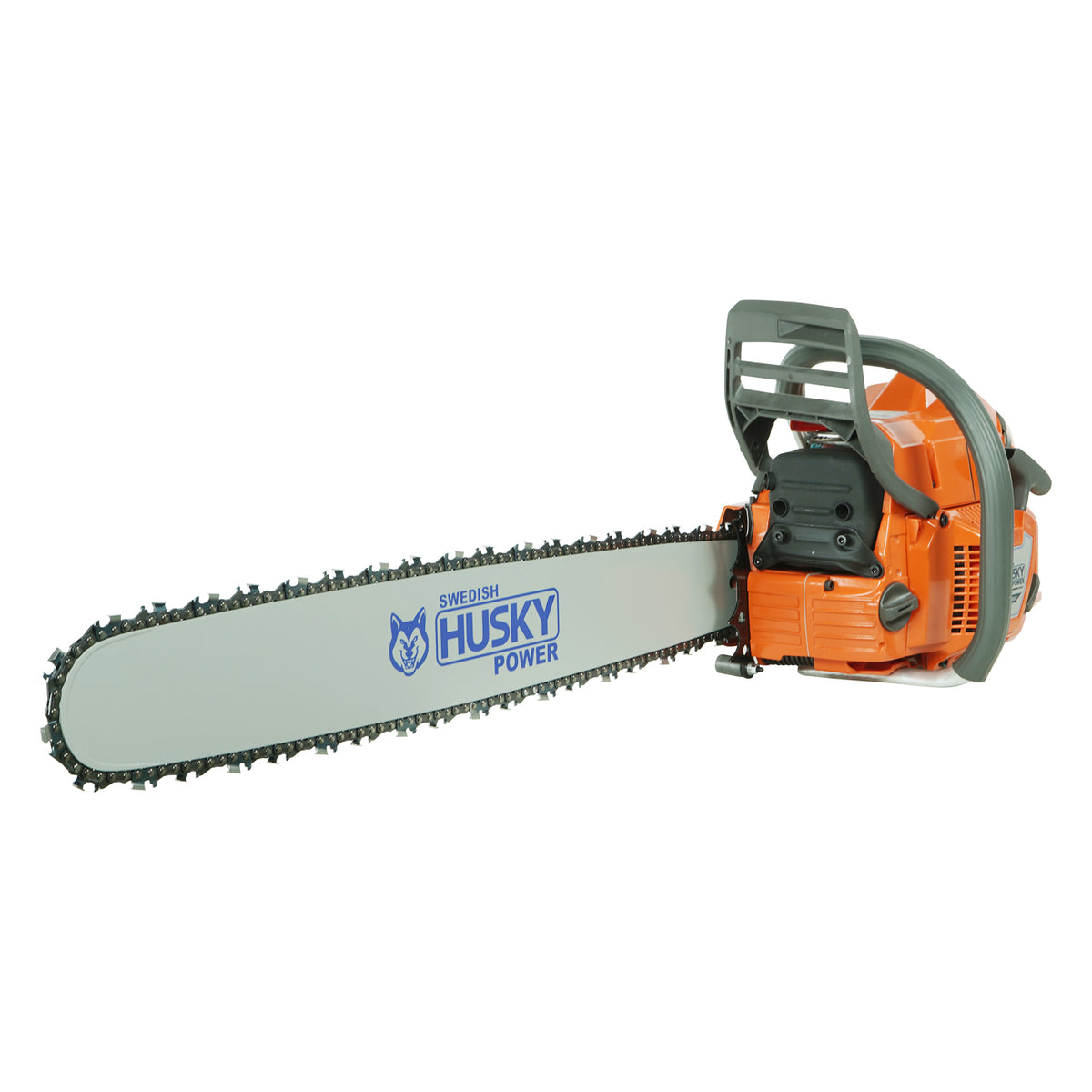Motosierra Husky Power SH36524 de 61.5 cc con barra de 24 pulgadas, vista en tres cuartos.